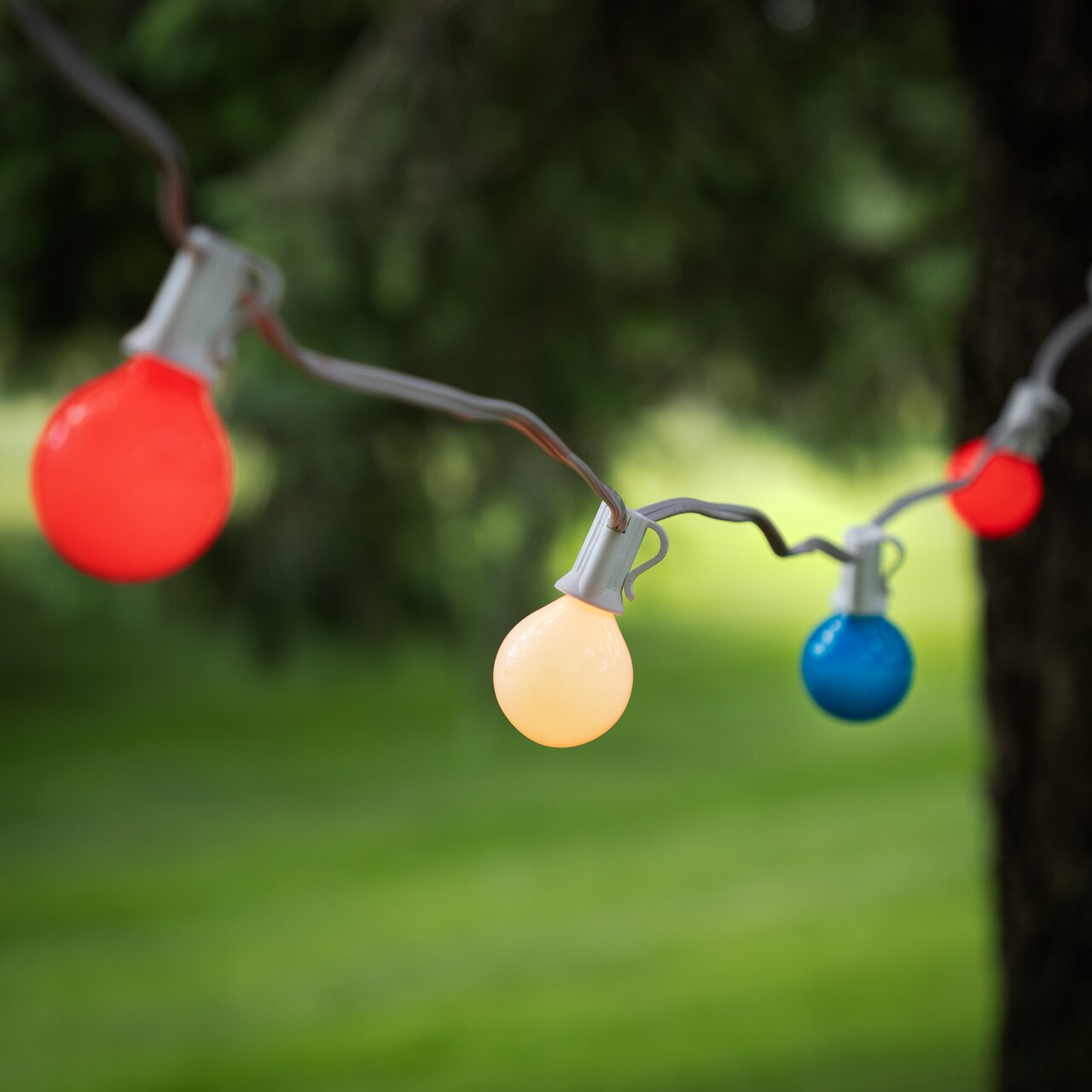 Northlight Patriotic G40 Globe Indoor Outdoor Patio Lights - 9' White Wire - 10ct